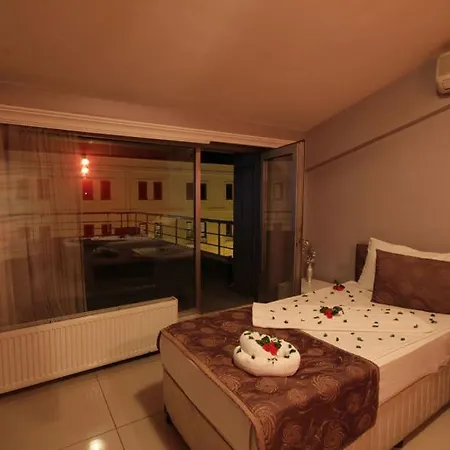 Hotel Deluxe